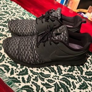 Nike Roshe run limited edition size 10.5 womens